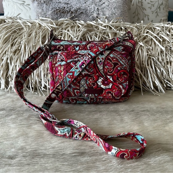Vera Bradley Handbags - VERA BRADLEY Regal Paisley Convertible Carson Crossbody Floral Red Blue Quilted